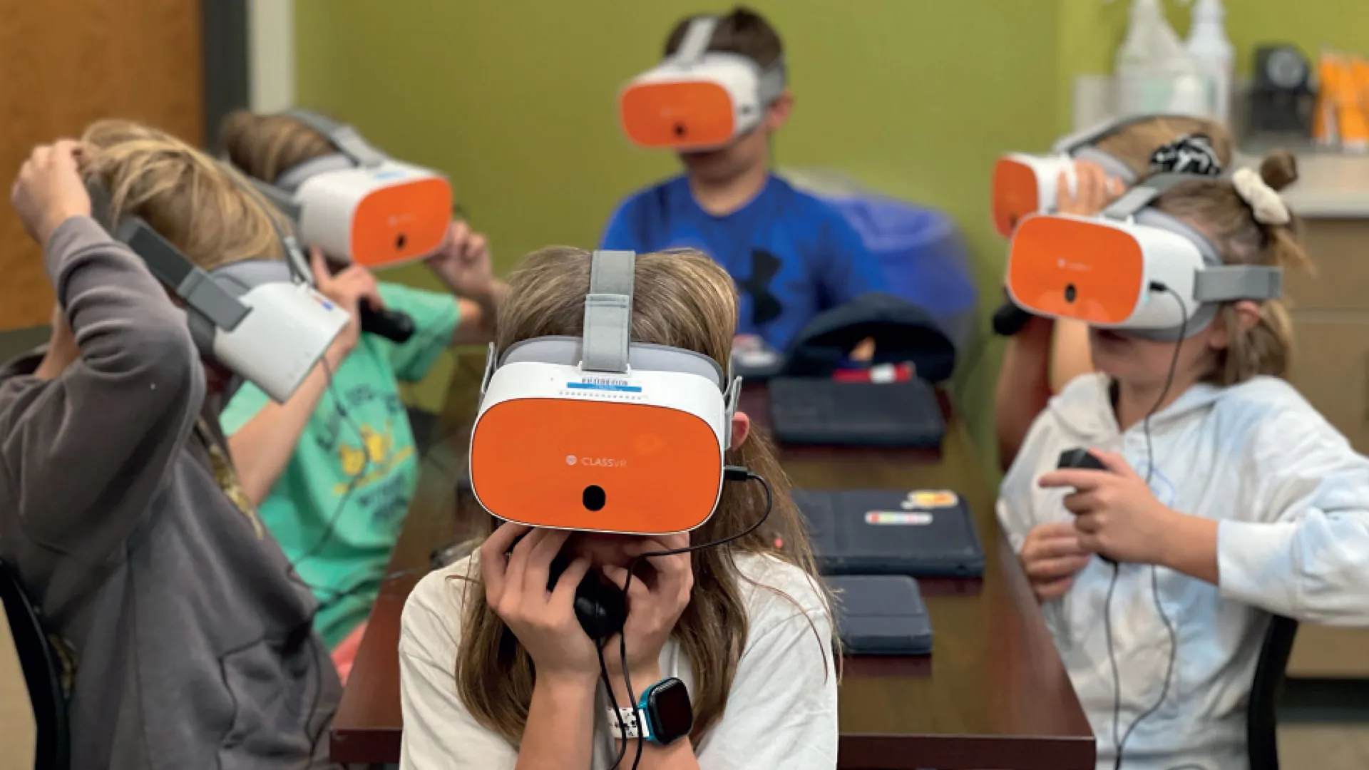 Immersive learning platforms 2026: VR/AR lab simulations, experiential education, hands-on learning